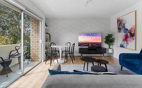 Newly Renovated South Yarra 2Br Apt With Parking